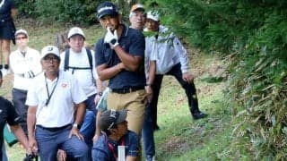 【男子ゴルフ】わずか５センチ杭の外でＯＢ　小平智が痛恨ダボも…連続バーディーで挽回　日米通算１０勝目狙う