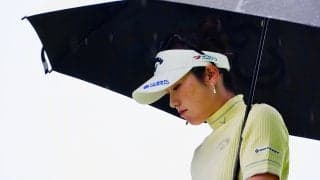 【速報】西村優菜は首位タイで後半へ “裏街道”から岩井明愛「62」の猛追で首位浮上