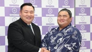 １９歳の竜鳳が新十両昇進　春場所は兄弟子の霧島の付け人についていた。