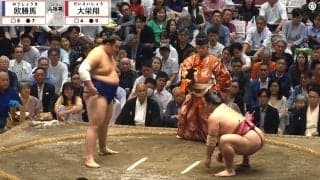 「え、ホンモノだ」「お綺麗でびっくり」大相撲九月場所で話題に 溜まり席に“知る人ぞ知る”女性の姿