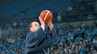 大関・安青錦、バスケＢワンで始球式に初挑戦「相撲とは違う雰囲気で緊張した」