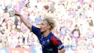 【東京】浦和に３発快勝！長倉幹樹が古巣から先制弾　６戦連続無失点で首位柏に勝ち点１差に迫る