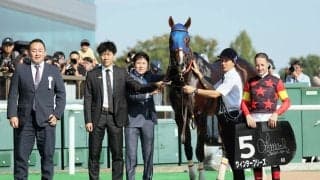 単勝１倍台同士の“２強対決”はウィンターブリーズに軍配「史上最強級」「あまりの強さに鳥肌」　５馬身差圧勝にネット仰天