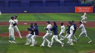 レイズが６年ぶりア・リーグ優勝　主砲カミネロがドラミング＆腕組みどや顔ポーズで38秒生還