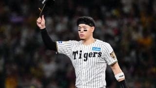 佐藤輝明が「キスしてるように…」　MLB移籍表明の数日前…“強烈な愛”に涙腺崩壊