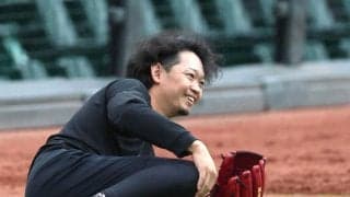 広島・鈴木　課題の左打者封じへ新球種「スローシンカー」習得だ　外角へ逃げる球種着目、試投を重ね「コントロールできている」