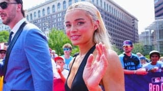 美人彼女と京都で“イチャイチャ”…CY賞右腕のお姫様抱っこ炸裂、“米国式”ならではの行動