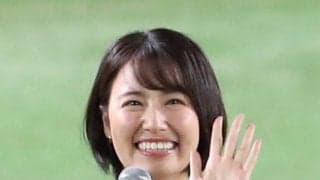 「誰かを参考にしてるの？」野球女子タレントの“神スイング”にファンも驚く
