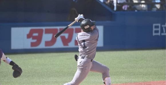 王座奪還へ止まらない主砲　慶大・萩尾匡也がグラブに刻む「嬉し涙」の意味
